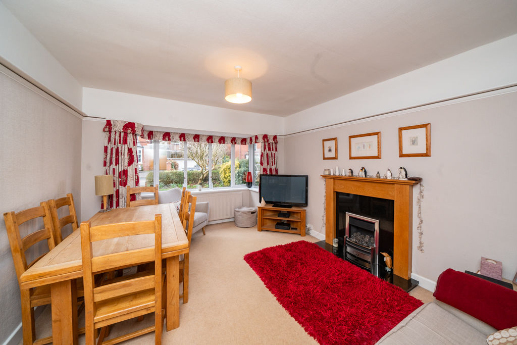 Dining room- click for photo gallery